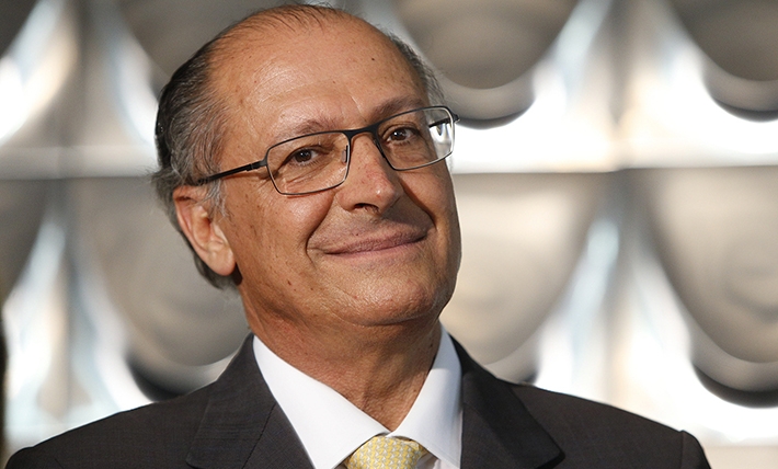  Geraldo Alckmin veta projeto de lei que pune homofobia em estádios de São Paulo