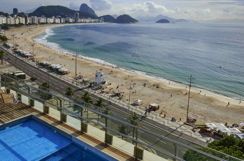  Hotel carioca promove sunset party em Copacabana em parceria com o Hornet