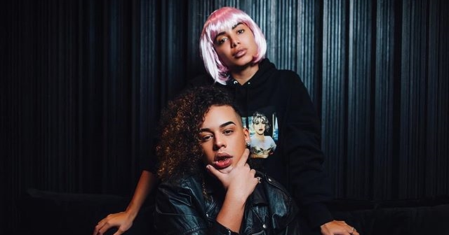 Anitta e Gloria Groove regravam “Show das Poderosas”; ouça aqui