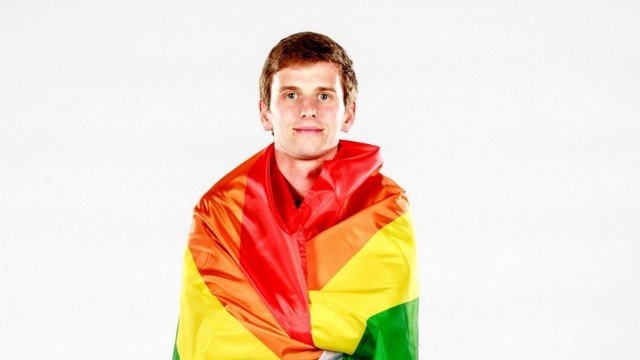  Jogador de futebol dos EUA sai do armário em rede social: “Sou um jogador gay”