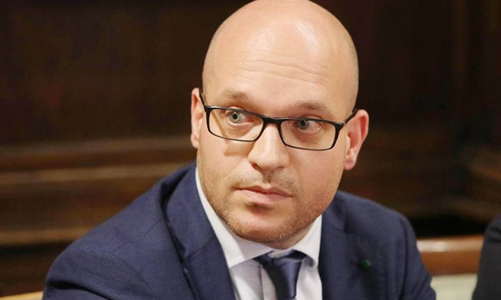  “Famílias gays não existem”, diz ministro italiano