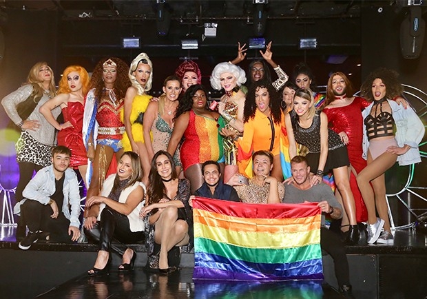  Jojo Todynho grava clipe com ícones da comunida LGBT em São Paulo