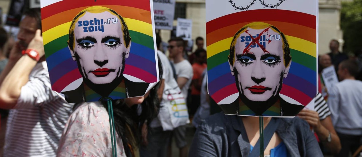 Casal gay é violentamente atacado e espancado na Rússia