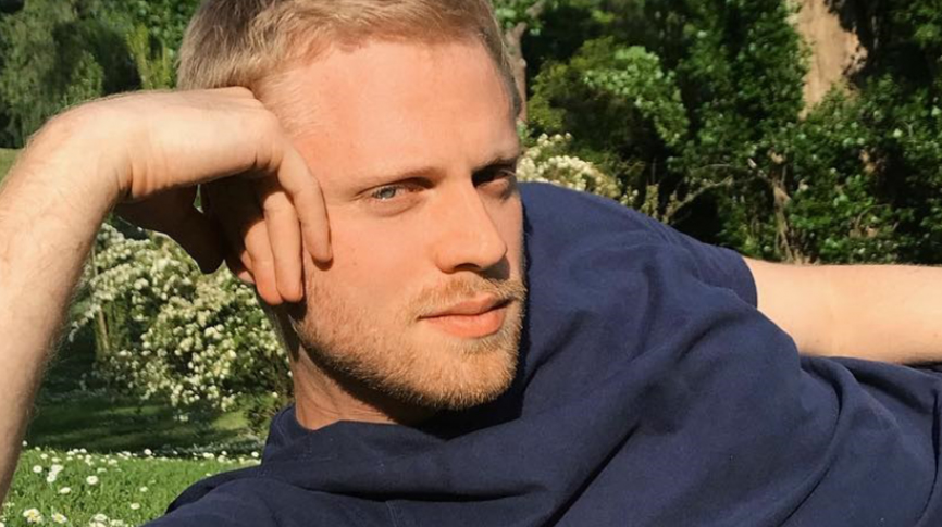 Davi Sabbag, ex-Banda UÓ, divulga nome do primeiro single solo