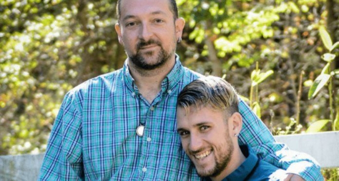  Casal gay tem pedido de casamento negado por funcionária de tribunal em NY