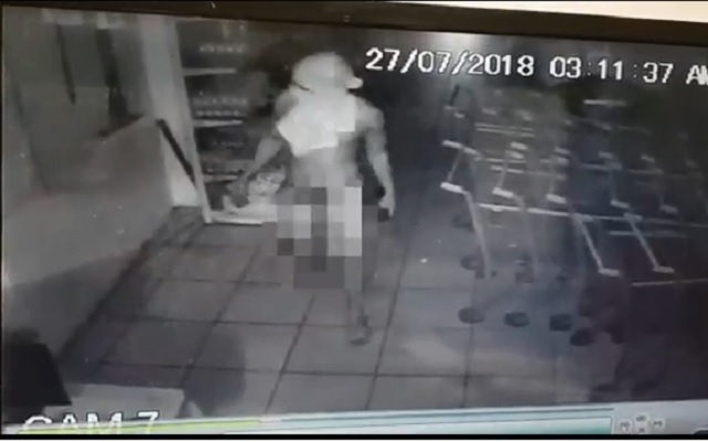  Câmeras flagram ladrão roubando supermercado completamente nu no Piauí