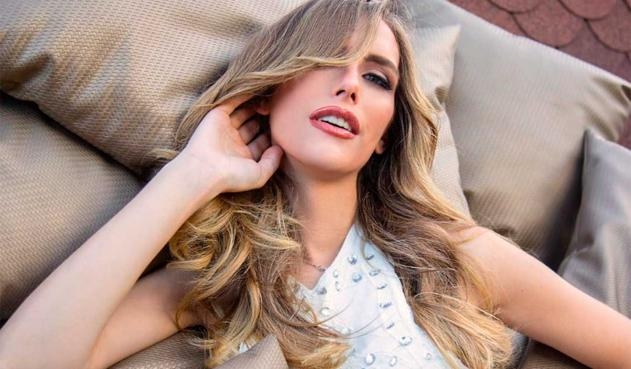  Primeira concorrente trans do Miss Universo, Ángela Ponce compartilha foto como representante da Espanha