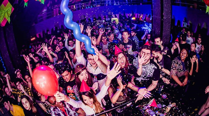 Tem Local?! Rio ganha festa pop inspirada em famosa frase de aplicativo de pegação