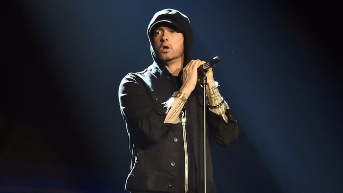  Eminem se diz arrependido por usar insulto homofóbico em música: “Machuquei muitas pessoas”