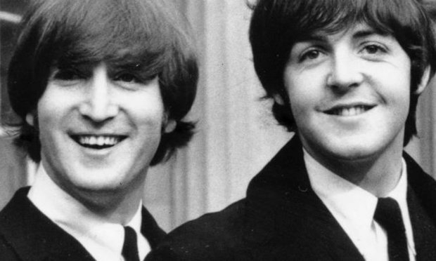 Paul McCartney revela que se masturbava ao lado de John Lennon: “Era só uma coisa de grupo”
