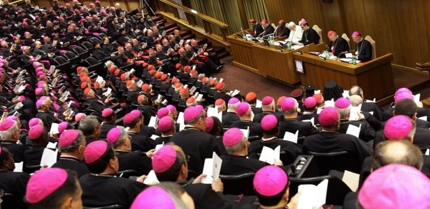  Bispos jovens pressionam para que Igreja se mostre aberta à comunidade LGBT