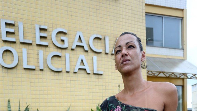 Transexual é atacada com barra de ferro por grupo de apoiadores de Bolsonaro