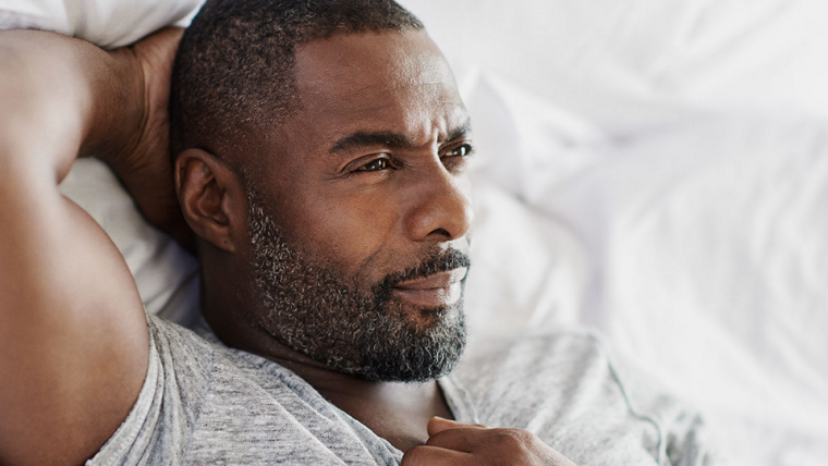  Idris Elba é eleito o homem mais sexy do mundo pela revista People