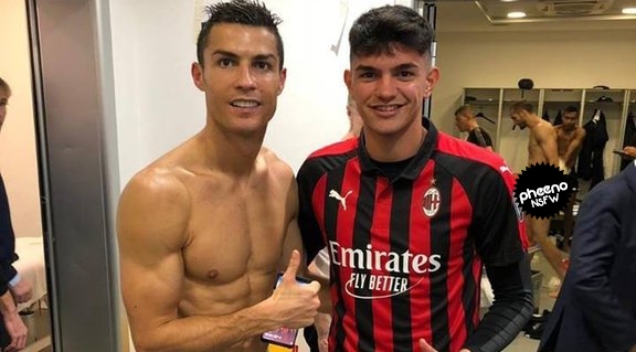  Jogador do Milan tieta Cristiano Ronaldo e foto tem flagra do zagueiro Chiellini pelado