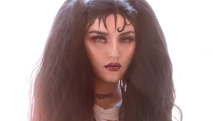  Som novo: drag queen Mia Badgyal lança seu primeiro EP