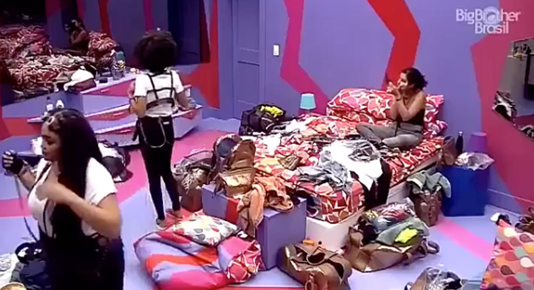 Pepita, Gloria Groove e Aretuza Lovi viram assunto na casa do BBB