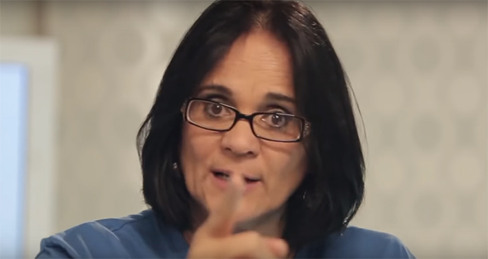 “Gays querem tirar a Bíblia de circulação no Brasil”, afirma Damares Alves em vídeo