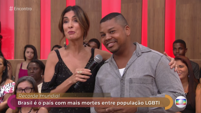  Rapaz pega Fátima Bernardes de surpresa e assume homossexualidade ao vivo durante “Encontro”