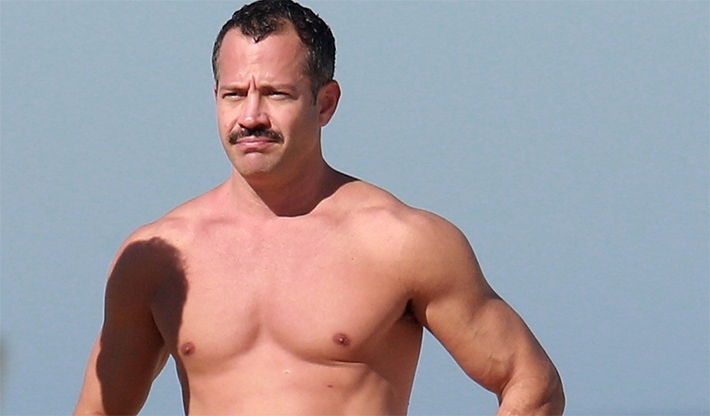 Malvino Salvador viverá homossexual em novela e fala sobre beijo gay: “Tudo bem se tiver”