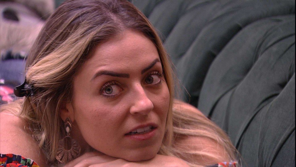 BBB19: Paula afirma que comportamento de certos gays justificam homofobia