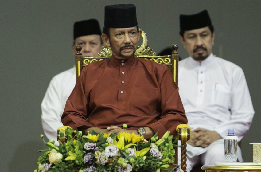 Brunei: entra em vigor lei que permite apedrejamento de gays até a morte