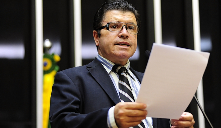  Assessor de Bolsonaro é obrigado a pagar R$ 100 mil por discursos homofóbicos