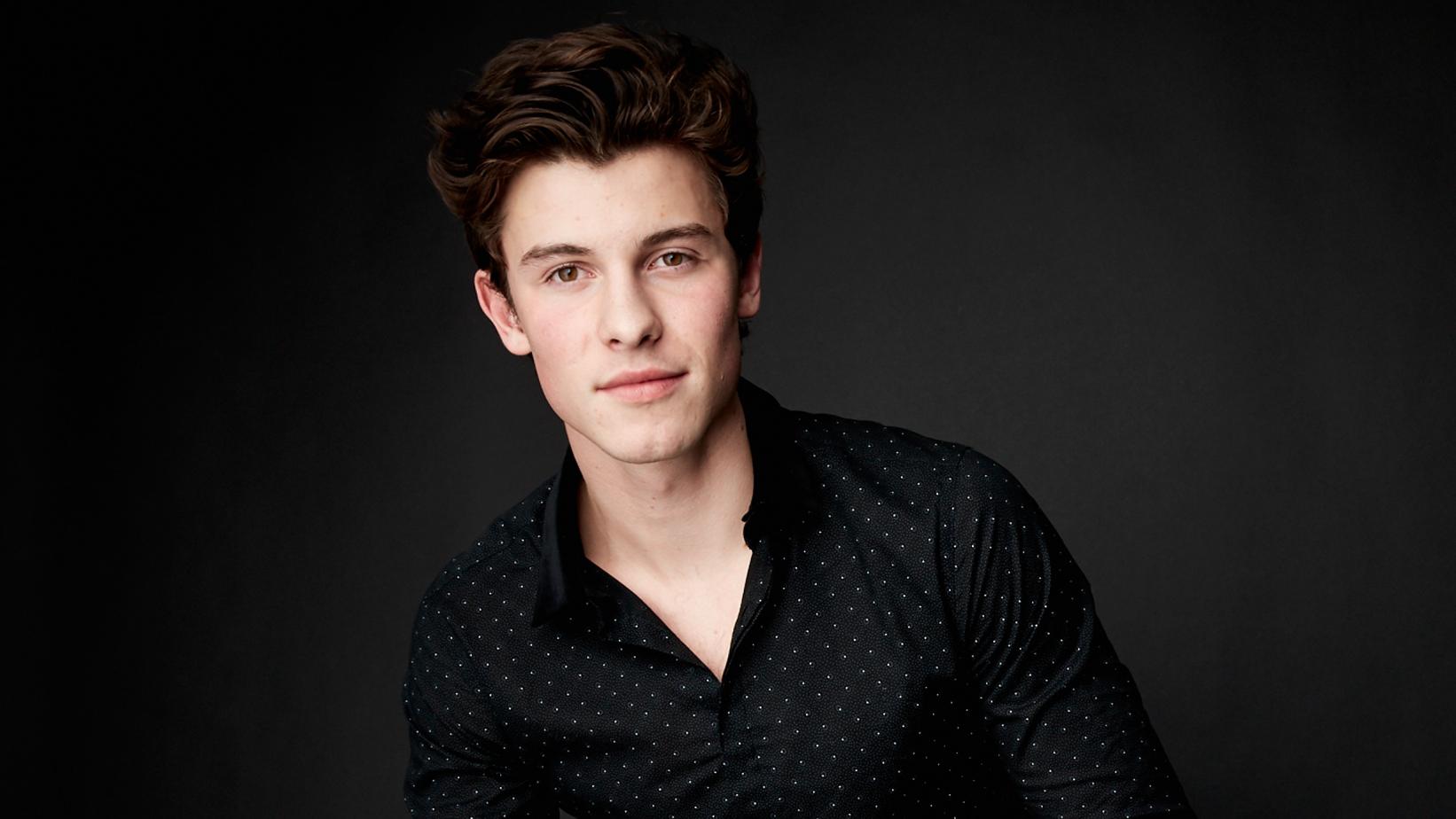 Shawn Mendes afirma que boatos sobre ser gay o machucam: “Eu fico com raiva”
