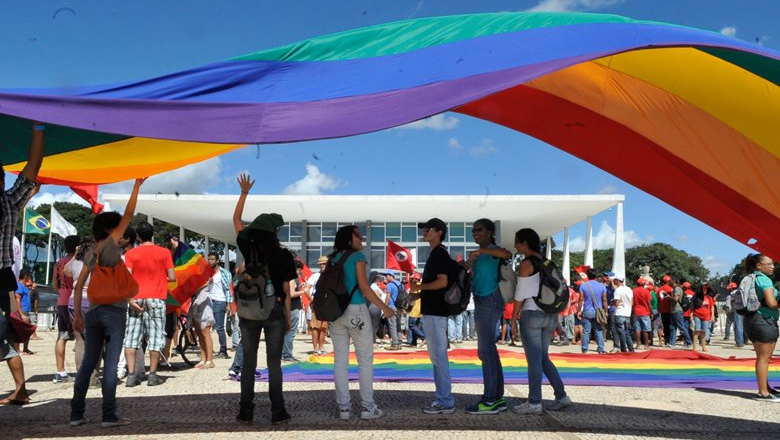 Julgamento sobre criminalização da homofobia volta nesta semana ao STF
