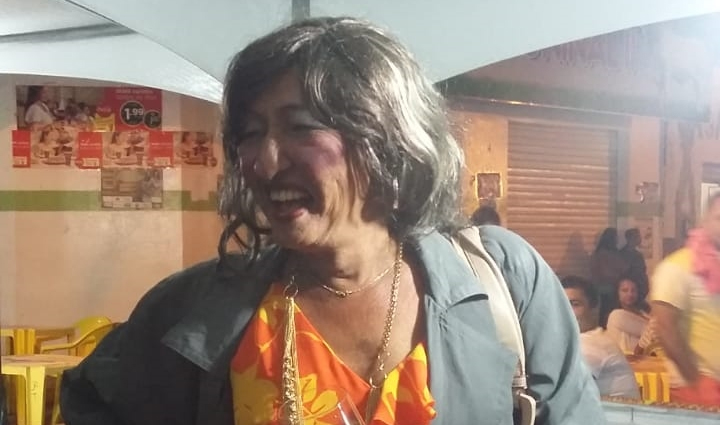 Travesti de 63 anos é morta a pauladas na Bahia; adolescente de 15 anos é principal suspeito