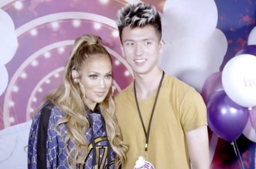  Jennifer Lopez convida jovem para conhece-la após ele ser vítima de homofobia na escola