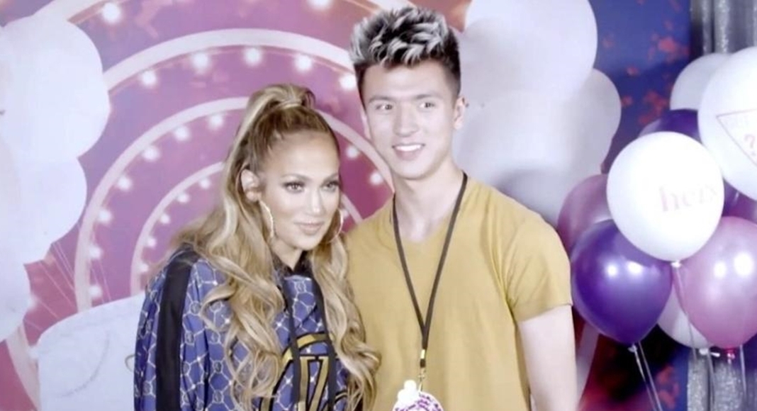 Jennifer Lopez convida jovem para conhece-la após ele ser vítima de homofobia na escola