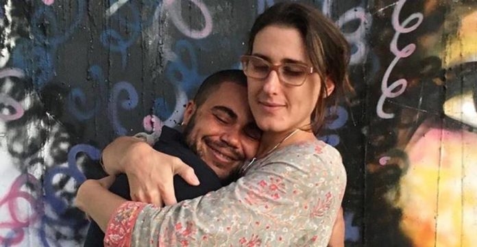  Paola Carosella comove ao ajudar ex-detento trans: “Ela dá oportunidade onde não somos vistos”