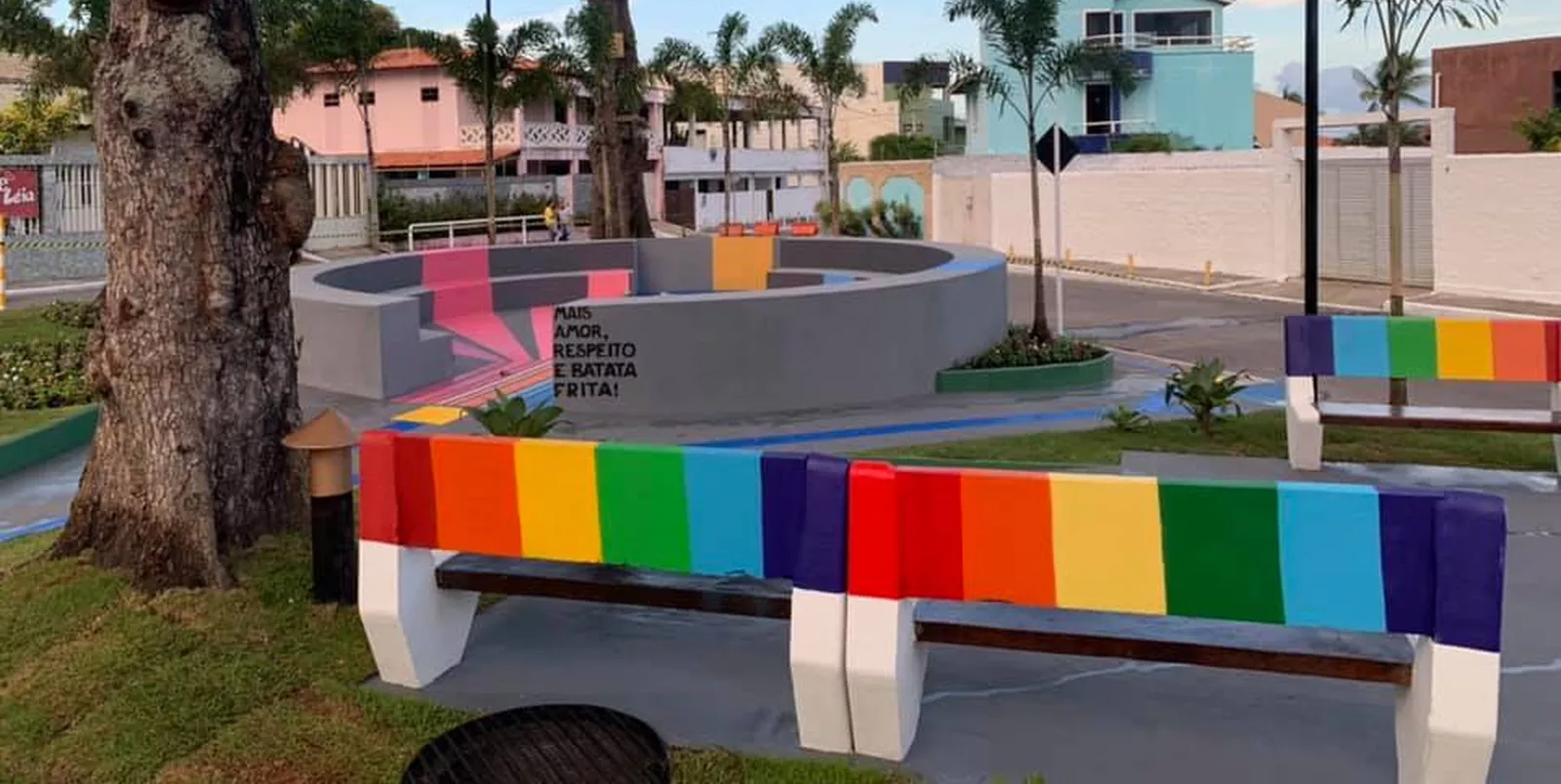 ‘Pracinha dos Gays’: cidade da Bahia inaugura praça com temática LGBT