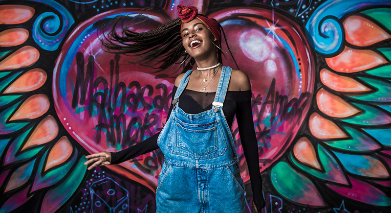 Atriz de Malhação revela ser bissexual: “Redescobri o mundo após namorar mulheres”