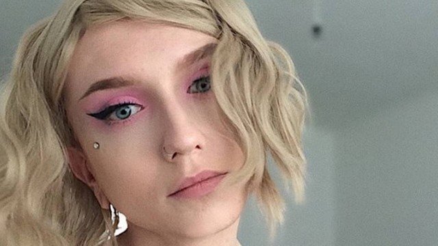 Homem assedia mulher trans enviando foto de pênis e recebe outra de volta