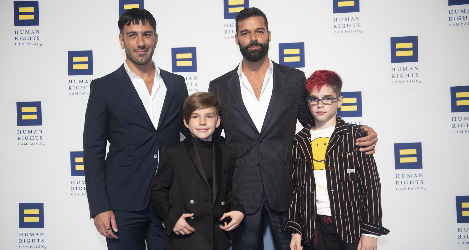 Família vai aumentar: Ricky Martin e o marido estão esperando o quarto filho