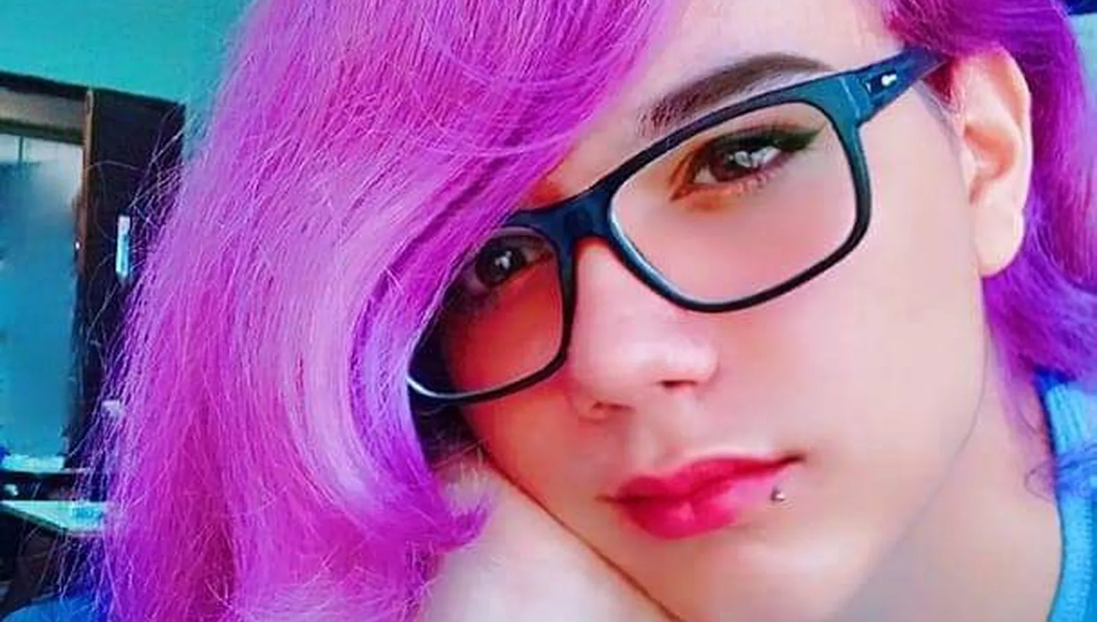 Justiça do DF impede família de enterrar jovem transexual com nome social