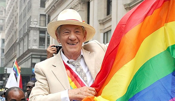  Ian McKellen fala sobre assumir a homossexualidade aos 49 anos: “Era ilegal”