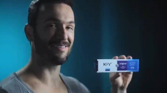 Diego Hypolito é o novo garoto-propaganda do lubrificante K-Y