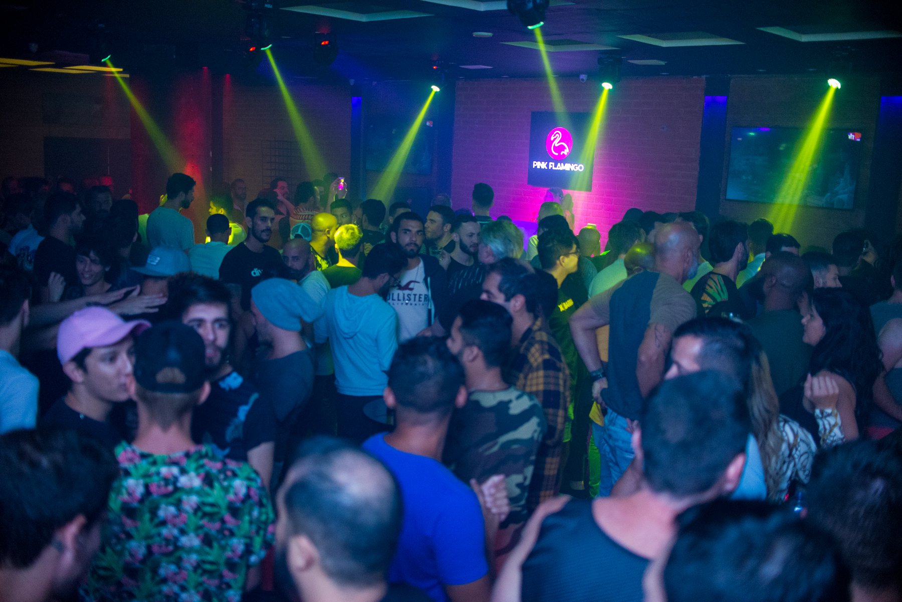 RJ: hit da temporada, bar-balada Pink Flamingo tem programação variada e casa cheia todos os dias