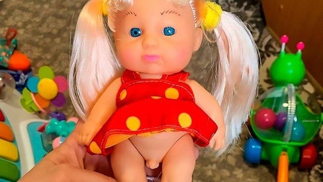  Loja de brinquedos russa causa polêmica por vender boneca trans