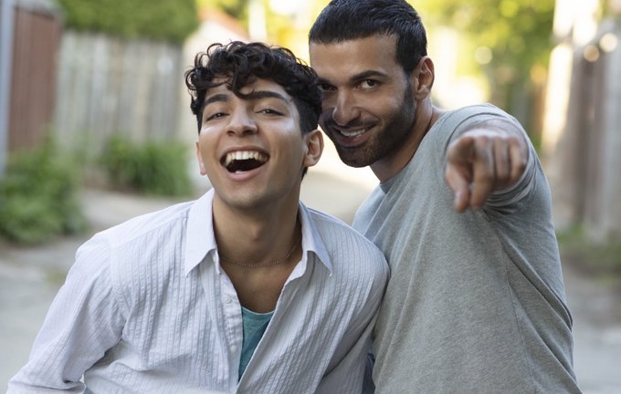  Série da Apple TV com personagem refugiado gay é censurada em 10 países árabes e na Rússia