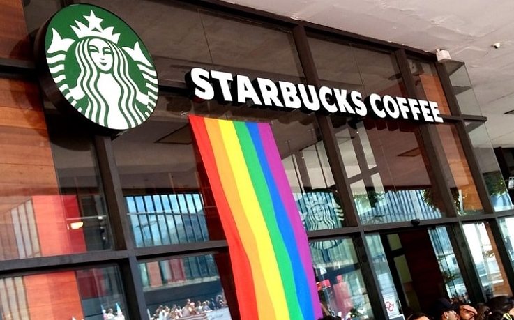  Starbucks Brasil realiza campanha interna para retificação de nomes de funcionários trans