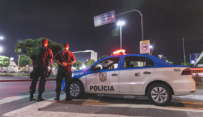 Oficial da PM é espancado por se recusar a pagar programa com travesti