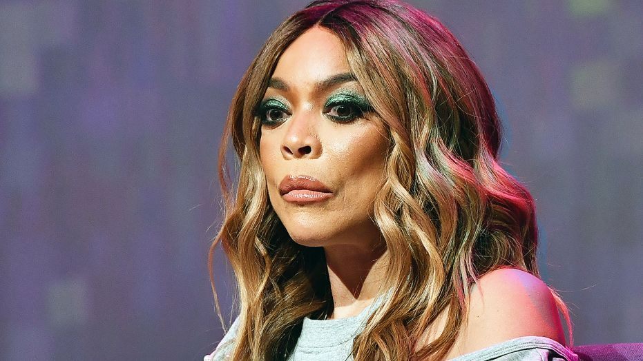 Wendy Williams se desculpa por dizer ao vivo que “homens não devem usar saia e salto”