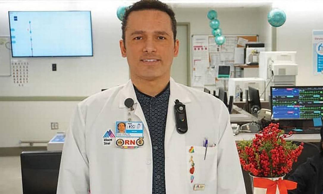 Enfermeiro gay morre vítima de coronavírus nos EUA; colegas culpam falta de materiais de proteção