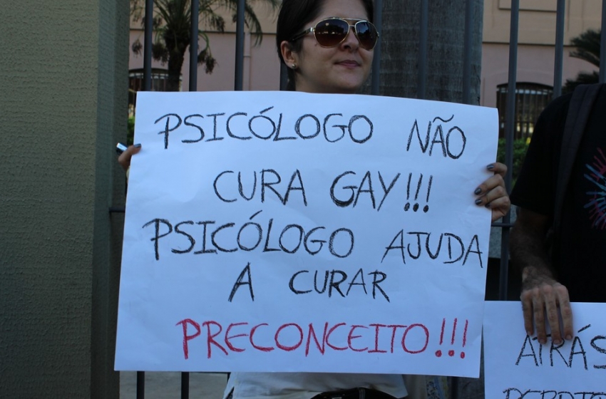  STF volta a julgar sobre proibição da terapia da “cura gay” oferecida por psicólogos