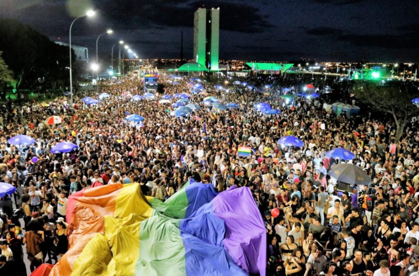  Bancada evangélica quer Parada LGBTQ+ fora do calendário do Distrito Federal