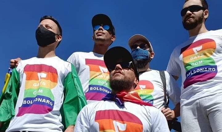  Movimento “Gays com Bolsonaro” vira chacota nas redes sociais após publicação de deputada