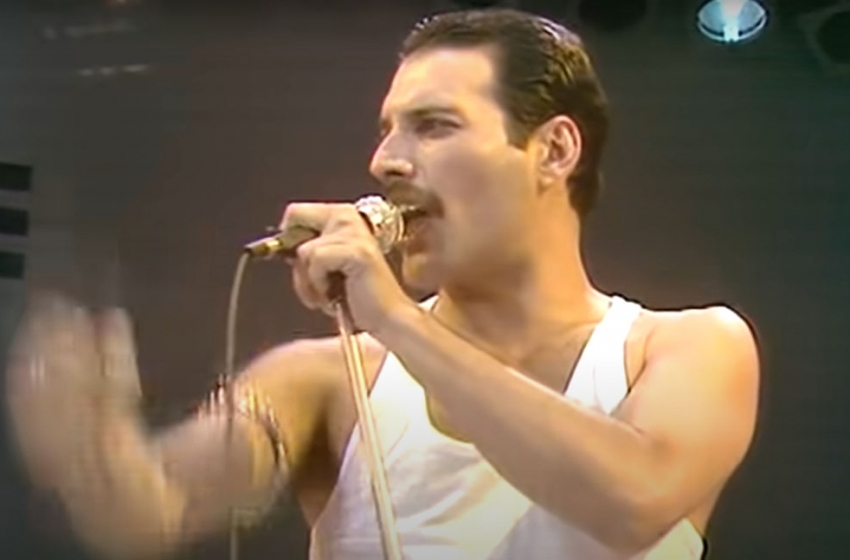  Vídeo: 35 anos da performance icônica de Freddy Mercury no Live Aid; relembre a apresentação!